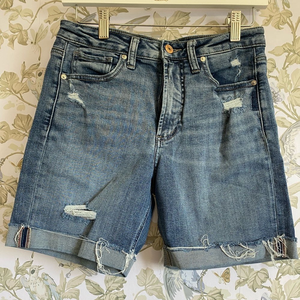 Women’s silver jeans shorts